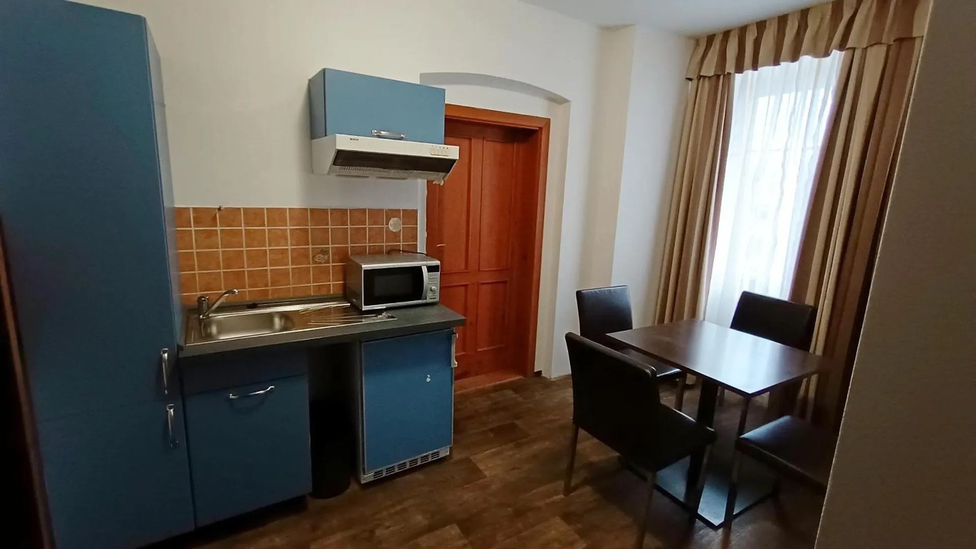 Apartments Gato Karlovy Vary Dalovice 0*,