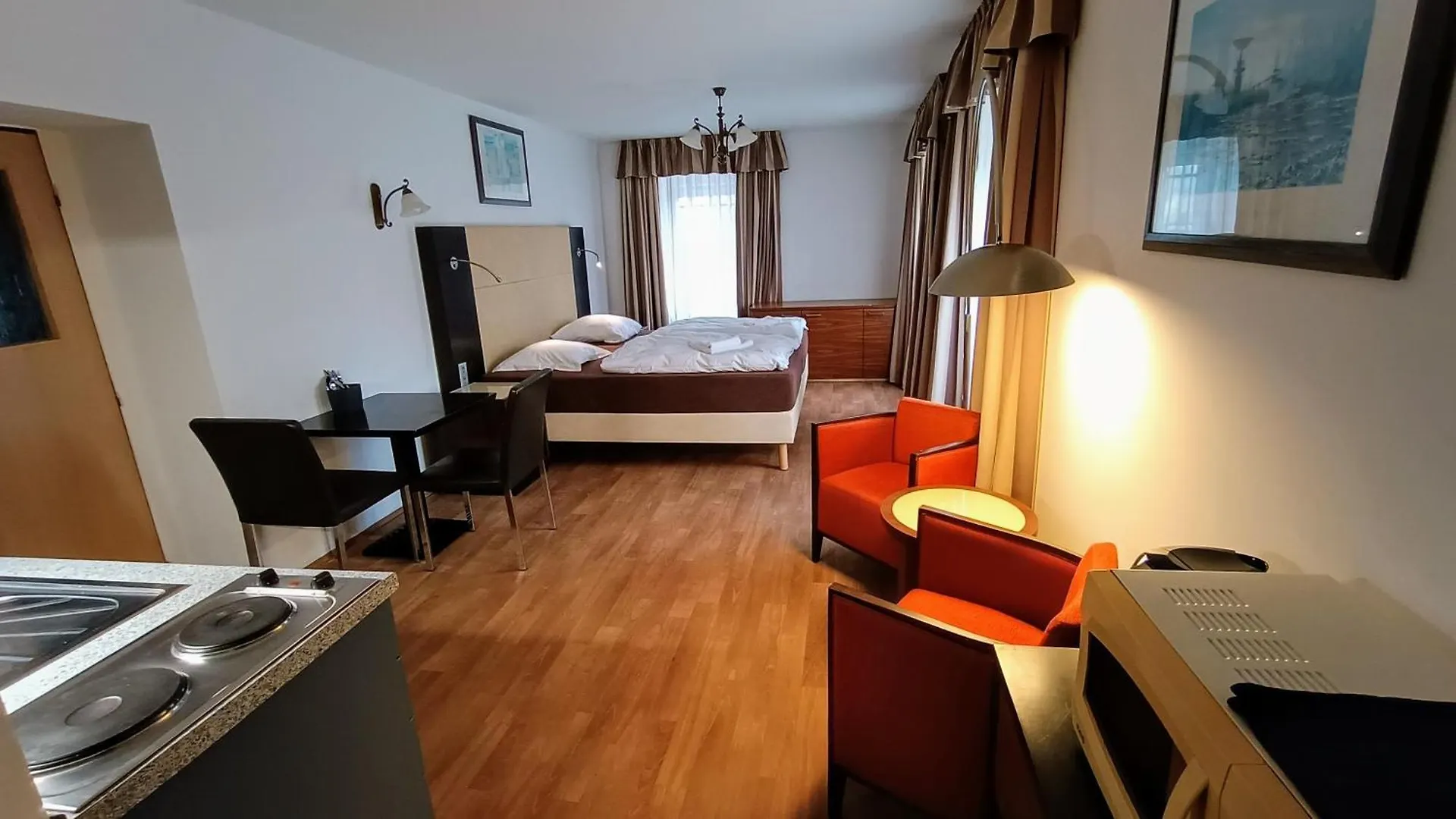 Apartments Gato Karlovy Vary Dalovice 0*,