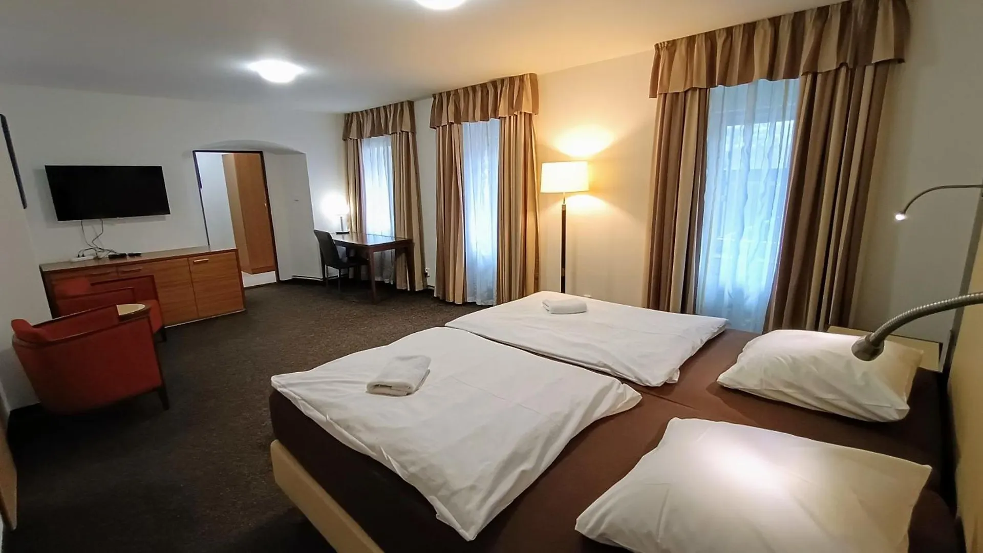 Apartments Gato Karlovy Vary Dalovice 0*,  Česká republika