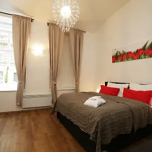 https://greg-apartments-kampa-prague.praguehotelsweb.com